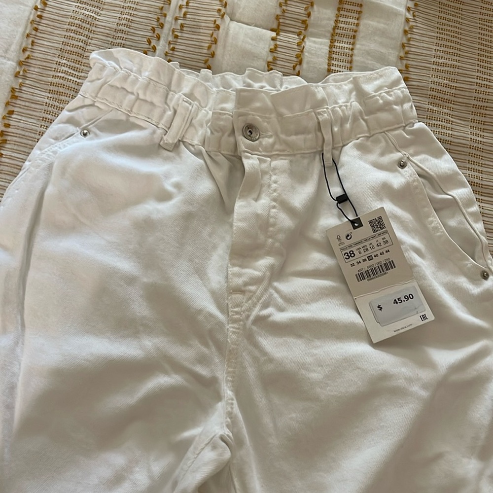 White women pants, new from Zara